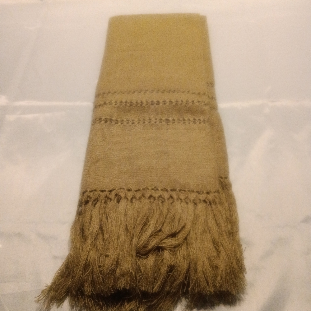Shawl - Picture 6 of 8